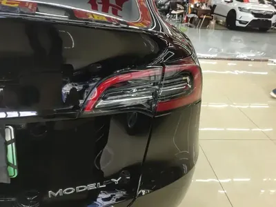 Tesla Model Y 2023, 54600 км, за 188200 CNY - фото 8