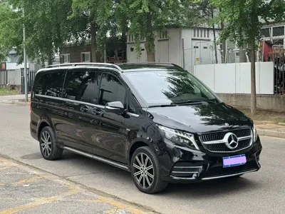 Mercedes-Benz V-Class 2023, 36000 км, за 285200 CNY