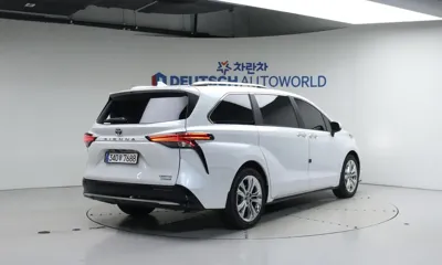 Toyota Sienna 2023, 17178 км, за 56000000 KRW