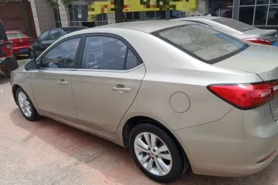 Roewe 360 2018, 130300 км, за 34405.34 CNY