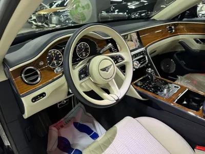 Bentley Flying Spur 2022, 33300 км, за 200000000 KRW