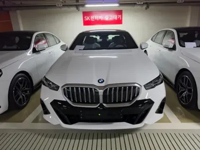 BMW 5-Series 2026, 5 км, за 40800000 KRW - фото 1