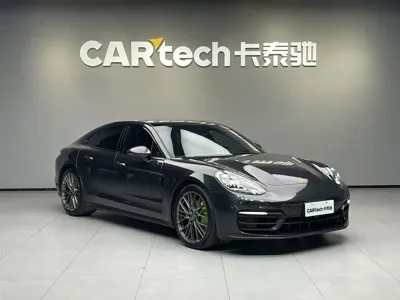 Porsche Panamera 2023, 29000 км, за 675800 CNY