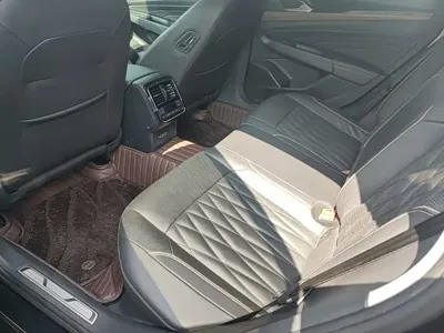 Volkswagen Passat 2019, 79100 км, за 82300 CNY - фото 17