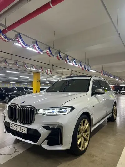 BMW X7 · 2020 год