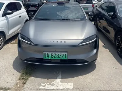 智界 Zhijie S7 2024, 60000 км, за 129800 CNY