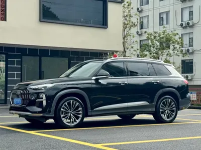 Audi Q6 · 2023 год