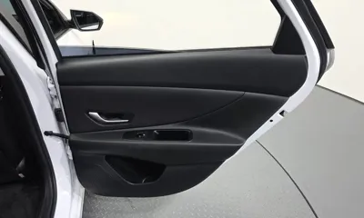 Hyundai Avante 2023, 49544 км, за 15500000 KRW - фото 25