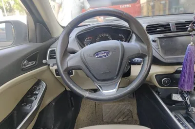 Ford Escort 2015, 135100 км, за 31299.12 CNY - фото 11