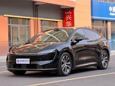 智界 Zhijie R7 · 2024 год