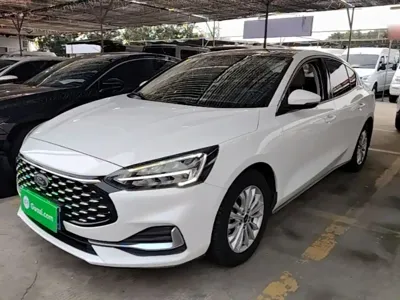 Ford Focus · 2021 год