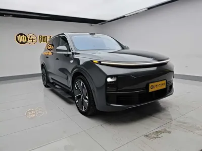 Li Auto Li L8 2025, 4300 км, за 275800 CNY