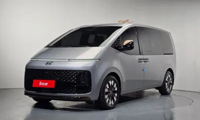 Hyundai Staria · 2023 год