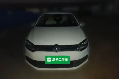 Volkswagen Polo 2016, 117100 км, за 25200.07 CNY