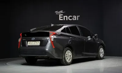 Toyota Prius 2017, 161292 км, за 11400000 KRW