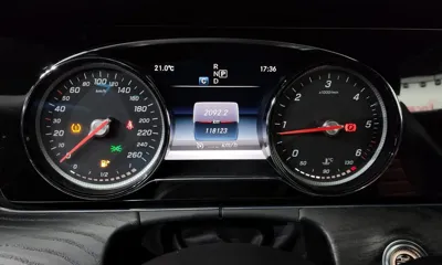 Mercedes-Benz E-Class 2018, 118123 км, за 25300000 KRW - фото 8