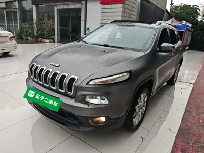 Jeep Cherokee (Import) · 2015 год