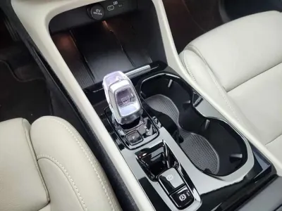 Volvo XC40 2025, 2496 км, за 43000000 KRW - фото 9