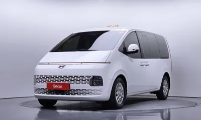 Hyundai Staria · 2023 год