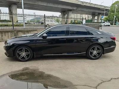Honda Accord 2022, 56000 км, за 113800 CNY