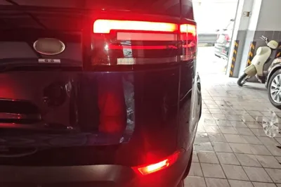 Land Rover Discovery 2018, 97900 км, за 203721.54 CNY - фото 9
