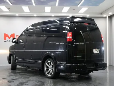 Chevrolet Express Van 2017, 132424 км, за 21500000 KRW