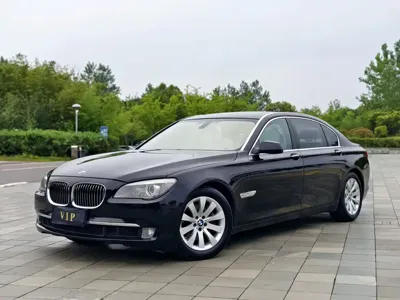 BMW 7 Series · 2012 год