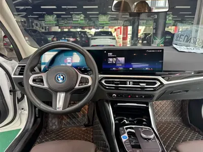 BMW i3 2023, 57300 км, за 125800 CNY - фото 10