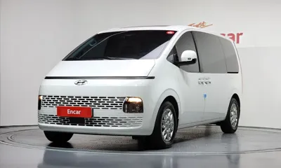 Hyundai Staria · 2023 год