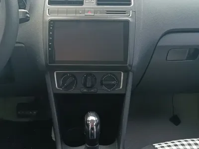 Volkswagen Polo 2014, 80000 км, за 25800 CNY - фото 14