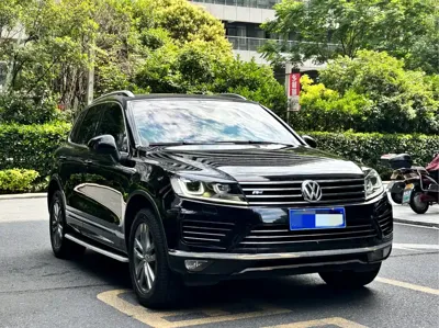 Volkswagen Touareg 2017, 160000 км, за 102000 CNY