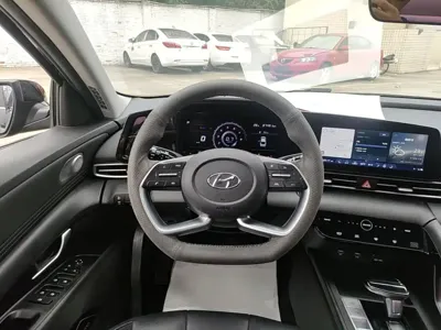 Hyundai Elantra 2021, 87500 км, за 51300 CNY - фото 11