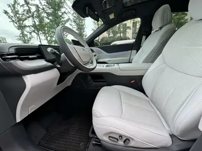 Xpeng G6 2025, 8000 км, за 129800 CNY