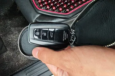 Toyota Prado 2018, 98300 км, за 285528.31 CNY - фото 9