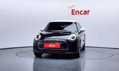 MINI Cooper 2023, 76101 км, за 18990000 KRW