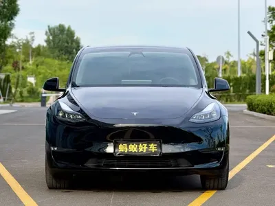 Tesla Model Y 2023, 32000 км, за 189800 CNY