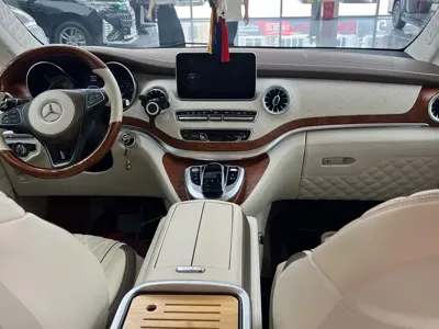 Mercedes-Benz V-Class 2020, 115000 км, за 298000 CNY - фото 8