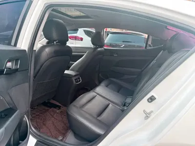 Hyundai Elantra 2019, 98000 км, за 43800 CNY - фото 13
