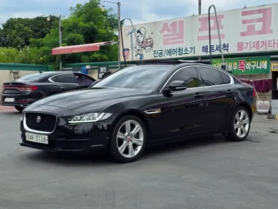 Jaguar XE · 2017 год
