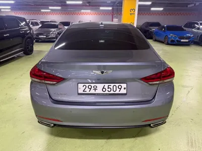 Hyundai Genesis 2015, 64034 км, за 12990000 KRW