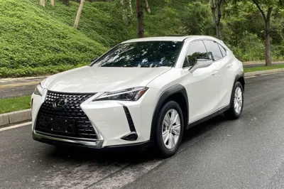 Lexus UX · 2022 год