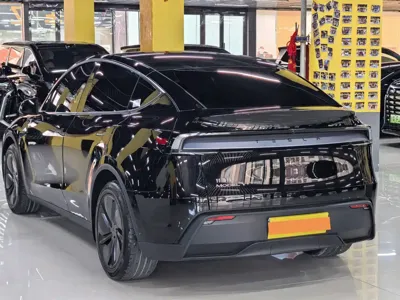 Tesla Model Y 2025, 25000 км, за 262800 CNY - фото 17