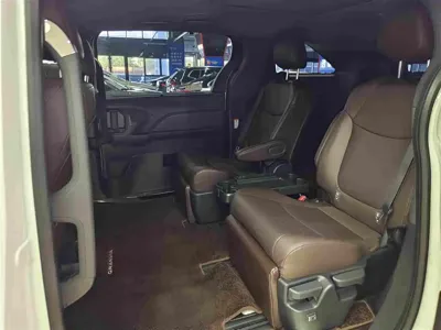 Toyota Granvia 2024, 46000 км, за 246000 CNY - фото 11