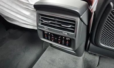 Audi SQ7 2026, 26 км, за 153800000 KRW - фото 31