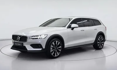 Volvo V60 · 2025 год