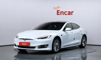 Tesla Model S · 2020 год