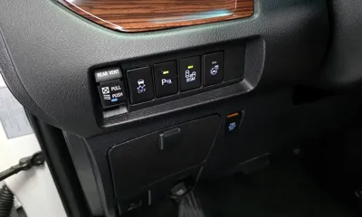 Toyota Sienna 2017, 56612 км, за 44440000 KRW - фото 18