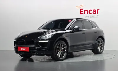 Porsche Macan · 2022 год