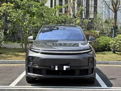Li Auto Li L7 2023, 60000 км, за 178000 CNY