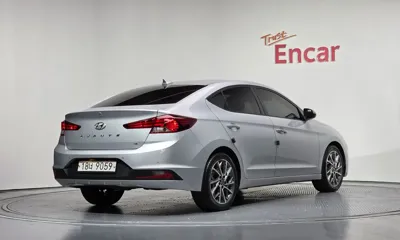 Hyundai Avante 2019, 81161 км, за 10600000 KRW - фото 2